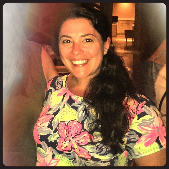 Meet your Posher, Nicole - Picture 1 of 1